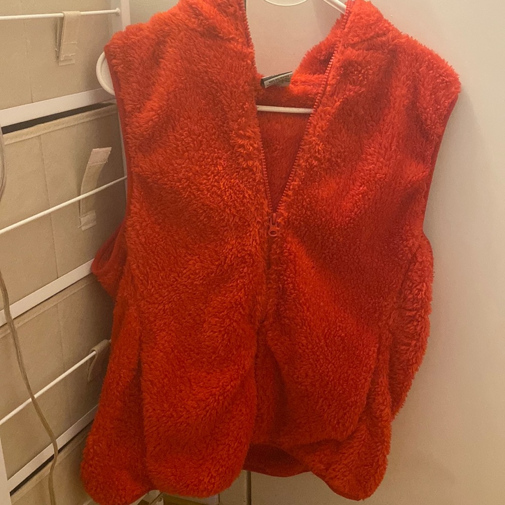 Red furry fest .
